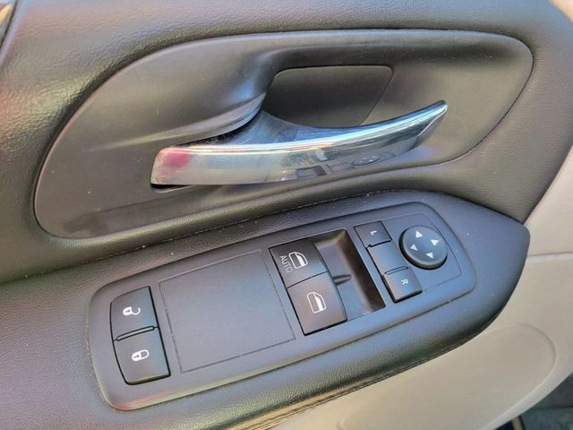 2017 Dodge Grand Caravan Passenger SE Minivan 4D - 22316320 - 18