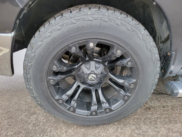 2017 Ram 1500 Crew Cab SLT Pickup 4D 5 1/2 ft - 21319326 - 14