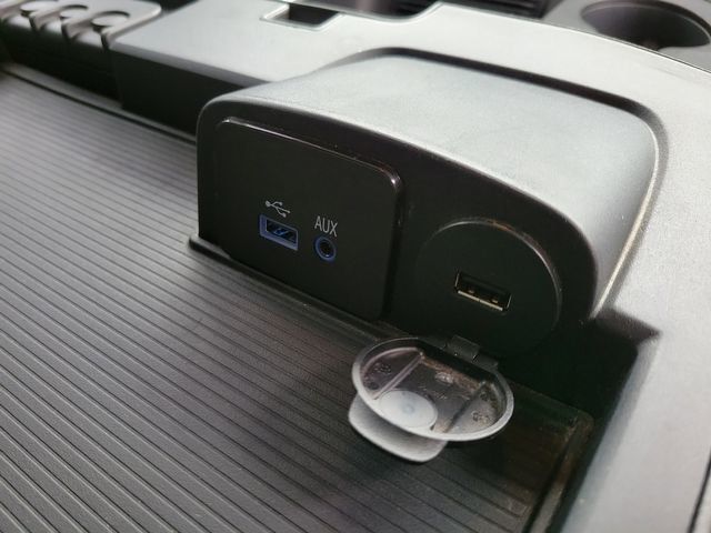 2017 Ram 1500 Crew Cab SLT Pickup 4D 5 1/2 ft - 21319326 - 16