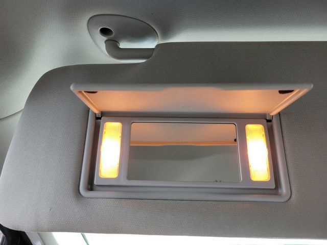 2017 Ram 1500 Crew Cab SLT Pickup 4D 5 1/2 ft - 21319326 - 41