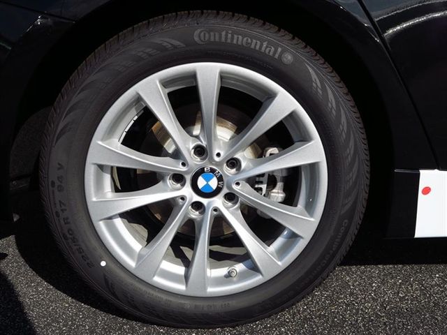 2018 BMW 3 Series 320i - 16925887 - 3