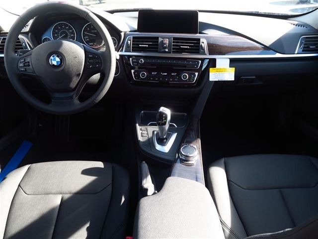 2018 BMW 3 Series 320i - 16958127 - 4