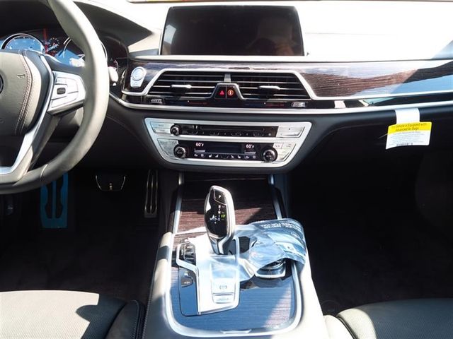 2018 BMW 7 Series 750i - 16944365 - 6