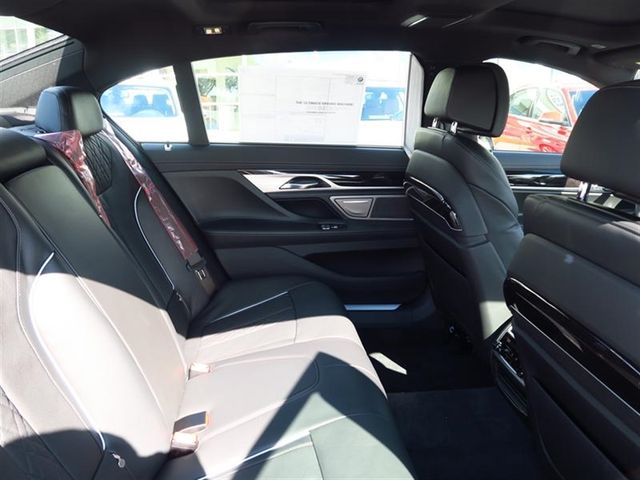 2018 BMW 7 Series 750i - 16944365 - 8