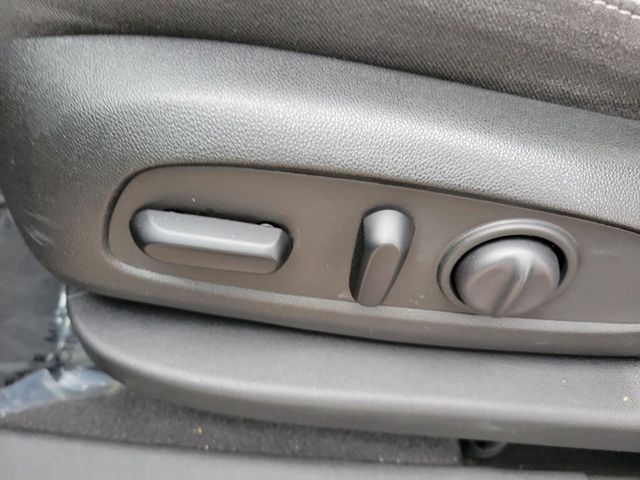 2020 Chevrolet Equinox LS Sport Utility 4D - 22319598 - 17