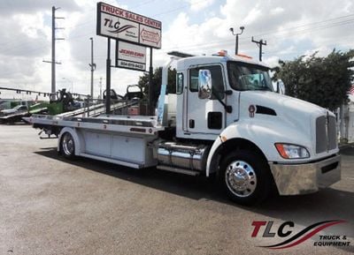 2022 Kenworth T270