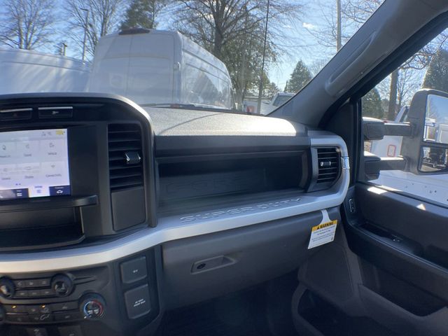 2023 Ford Super Duty F-550 DRW XL - 22461260 - 28