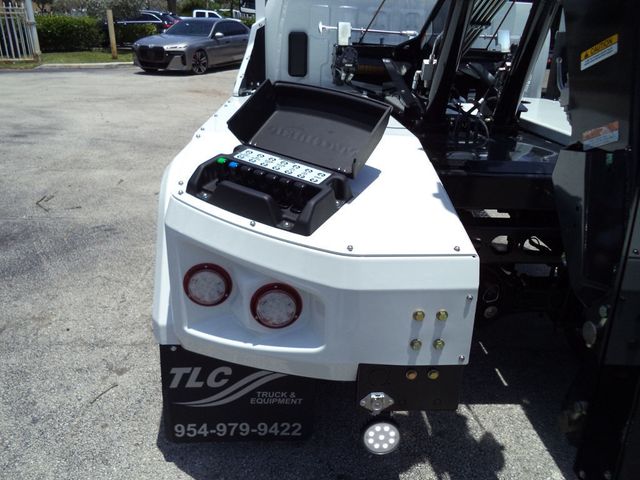 2023 International CV515 Crew Cab 4x4 w/ JerrDan MPL40 Wrecker 8 Ton Dual Winch Underlift - 22860013 - 18