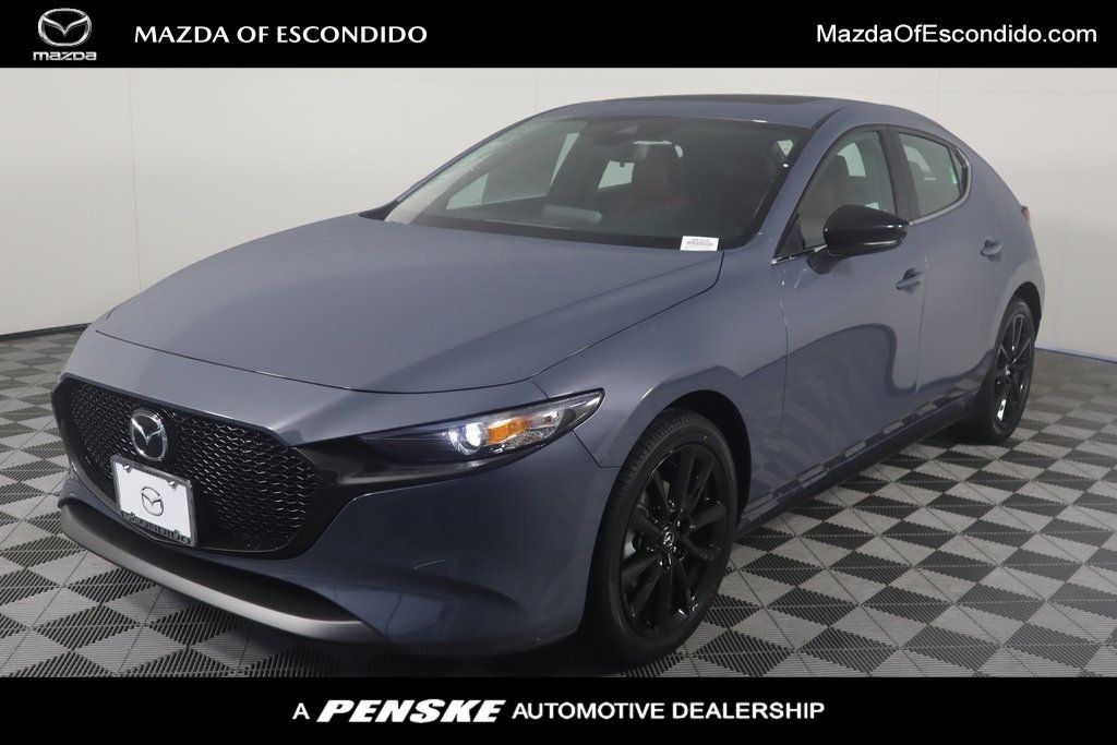  2023 Nuevo Mazda Mazda3 Hatchback 2.5 S Carbon Edition Automatic FWD en PenskeCars.com Sirviendo Bloomfield Hills, MI, IID 21959694