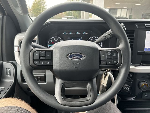 2024 Ford Super Duty F-250 SRW XL 2WD Crew Cab 8' Box - 22822477 - 24