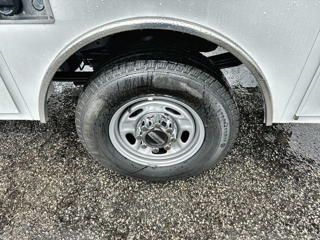 2024 Ford Super Duty F-250 SRW XL 4WD Crew Cab 8' Box - 22720192 - 12