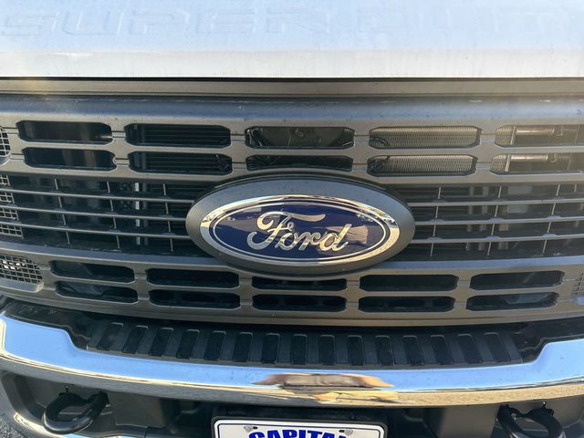 2024 Ford Super Duty F-250 SRW XL 4WD Reg Cab 8' Box - 22720194 - 9