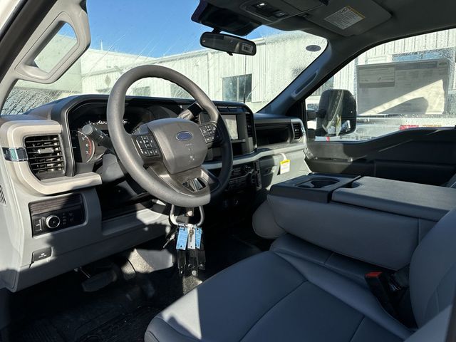 2024 Ford Super Duty F-250 SRW XL 4WD Reg Cab 8' Box - 22720194 - 17