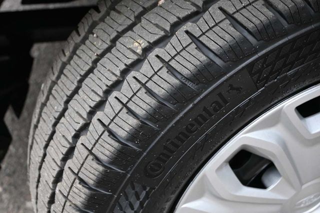 2024 Ford Transit Cargo Van T-150 148" Med Rf 8670 GVWR RWD - 22896358 - 10