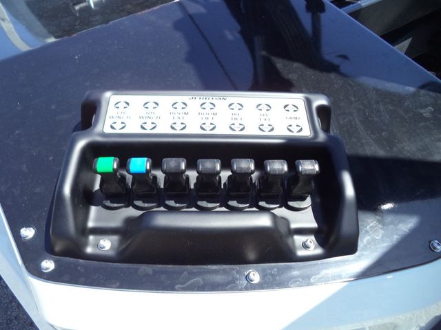 2024 Ram 5500 Laramie Crew Cab 4x4 w/ JerrDan MPL40 Wrecker 8 Ton Dual Winch Underlift - 22399961 - 21