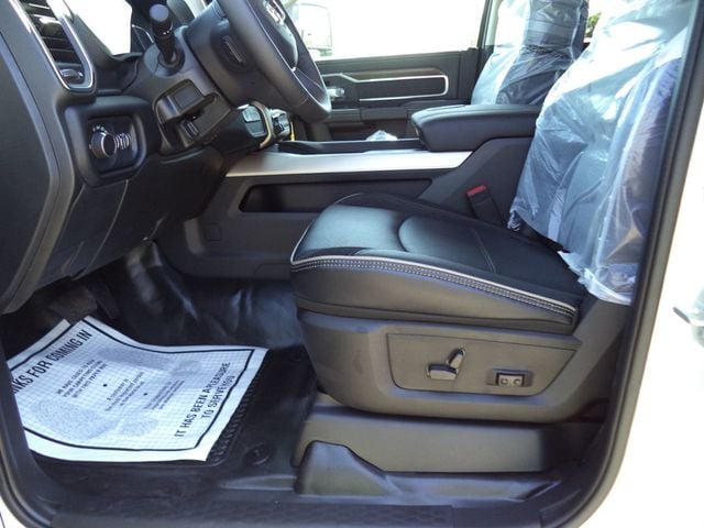 2024 Ram 5500 Laramie Crew Cab 4x4 w/ JerrDan MPL40 Wrecker 8 Ton Dual Winch Underlift - 22399961 - 33