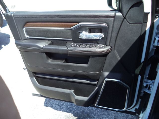 2024 Ram 5500 Laramie Crew Cab 4x4 w/ JerrDan MPL40 Wrecker 8 Ton Dual Winch Underlift - 22399961 - 38