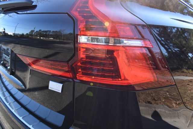 2024 Volvo XC60 Recharge Plug-In Hybrid T8 eAWD PHEV Core Dark Theme - 22790182 - 13