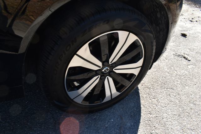 2024 Volvo XC60 Recharge Plug-In Hybrid T8 eAWD PHEV Core Dark Theme - 22790182 - 15