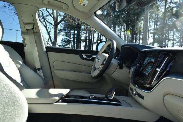 2024 Volvo XC60 Recharge Plug-In Hybrid T8 eAWD PHEV Core Dark Theme - 22790182 - 22