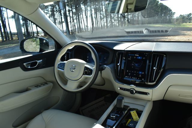 2024 Volvo XC60 Recharge Plug-In Hybrid T8 eAWD PHEV Core Dark Theme - 22790182 - 24