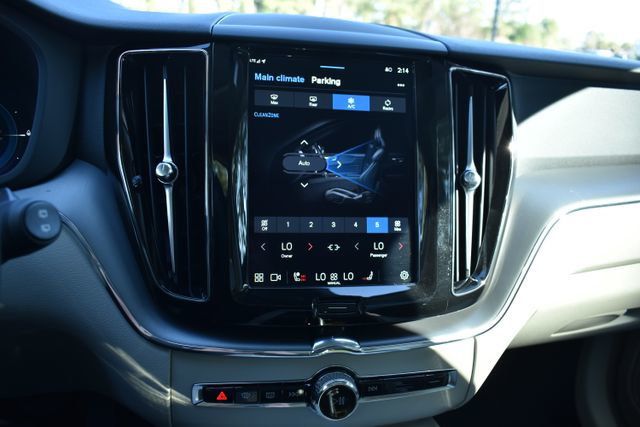 2024 Volvo XC60 Recharge Plug-In Hybrid T8 eAWD PHEV Core Dark Theme - 22790182 - 29