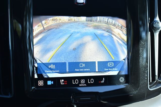 2024 Volvo XC60 Recharge Plug-In Hybrid T8 eAWD PHEV Core Dark Theme - 22790182 - 31