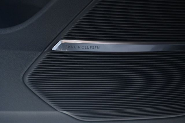 2025 Audi Q8 Premium Plus 55 TFSI quattro - 22931757 - 19