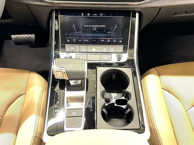 2025 Audi Q8 Premium Plus 55 TFSI quattro - 22935543 - 11