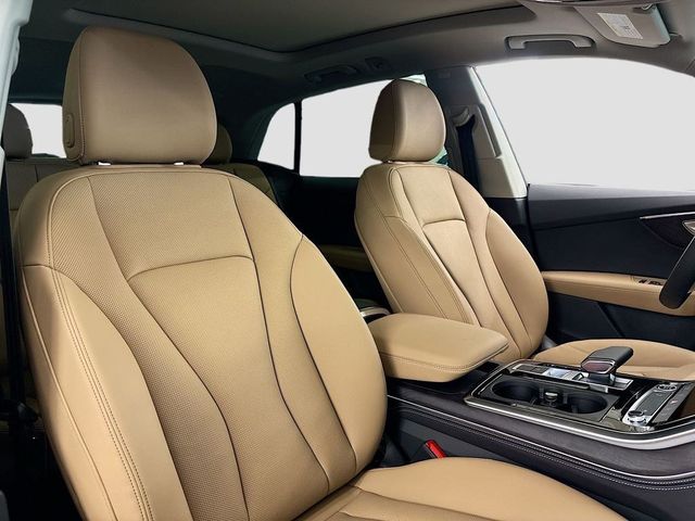 2025 Audi Q8 Premium Plus 55 TFSI quattro - 22935543 - 13