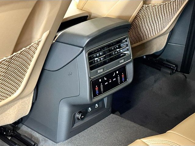 2025 Audi Q8 Premium Plus 55 TFSI quattro - 22935543 - 15