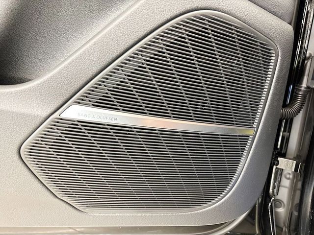 2025 Audi Q8 Premium Plus 55 TFSI quattro - 22935543 - 17