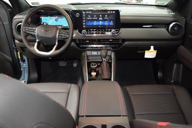 2025 Chevrolet Colorado 4WD Crew Cab Z71 - 22871342 - 29