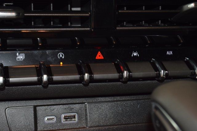 2025 Chevrolet Colorado 4WD Crew Cab Z71 - 22871342 - 32