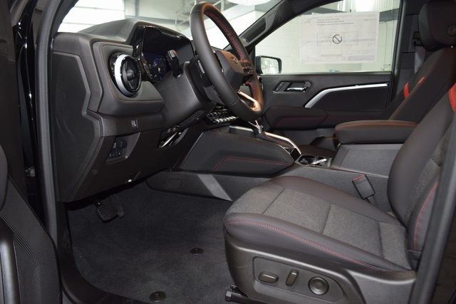 2025 Chevrolet Colorado 4WD Crew Cab Z71 - 22879254 - 39