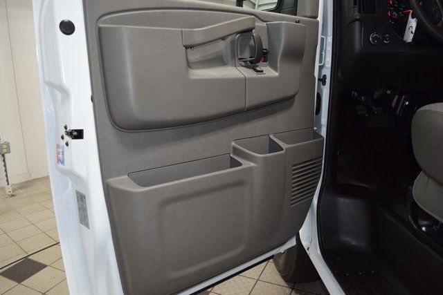 2025 Chevrolet Express Cargo Van RWD 2500 135" - 22863346 - 35
