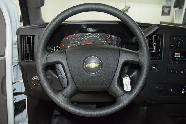 2025 Chevrolet Express Cargo Van RWD 2500 135" - 22910718 - 24
