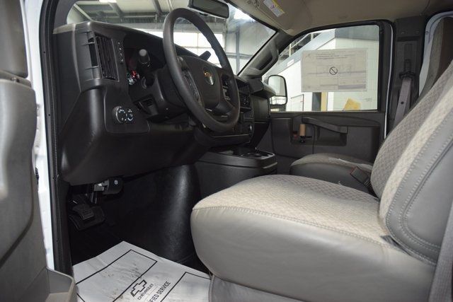 2025 Chevrolet Express Cargo Van RWD 2500 135" - 22910718 - 27