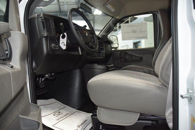 2025 Chevrolet Express Cargo Van RWD 2500 135" - 22924688 - 16
