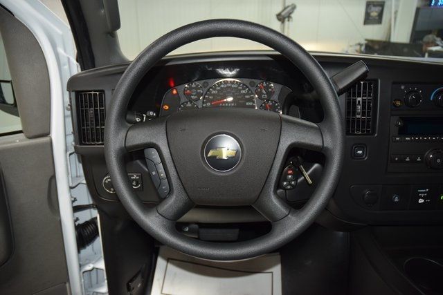 2025 Chevrolet Express Cargo Van RWD 2500 135" - 22924688 - 21