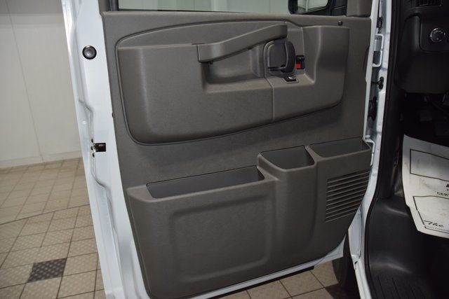 2025 Chevrolet Express Cargo Van RWD 2500 135" - 22924688 - 24