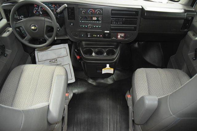 2025 Chevrolet Express Commercial Cutaway 4500 Van 177" - 22899331 - 16