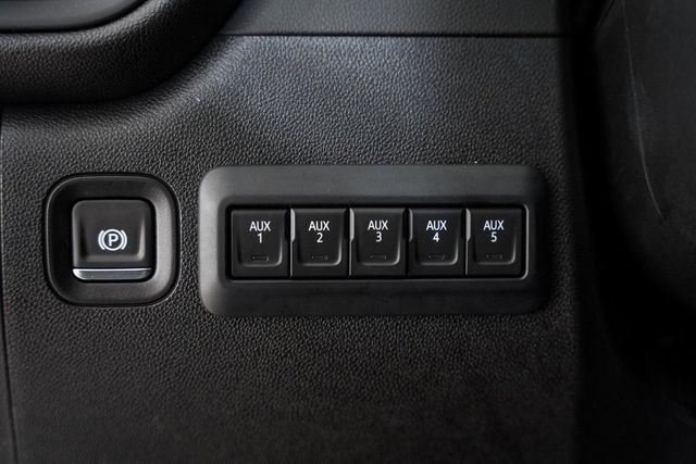 2025 Chevrolet Silverado 3500 HD Chassis Cab Work Truck - 22868364 - 39