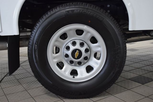 2025 Chevrolet Silverado 3500HD 4WD Double Cab 162" Work Truck - 22868316 - 17