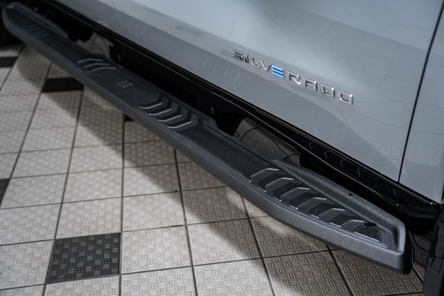 2025 Chevrolet Silverado EV e4WD Crew Cab Extended Range RST - 22940023 - 12