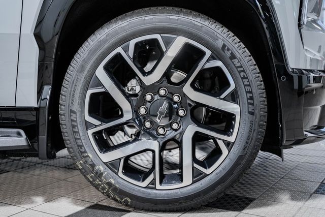 2025 Chevrolet Silverado EV e4WD Crew Cab Extended Range RST - 22940023 - 13