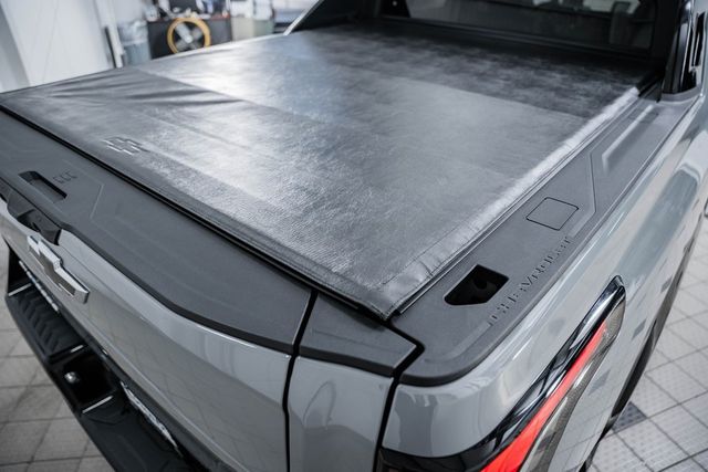 2025 Chevrolet Silverado EV e4WD Crew Cab Extended Range RST - 22940023 - 17