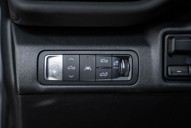 2025 Chevrolet Silverado EV e4WD Crew Cab Extended Range RST - 22940023 - 36