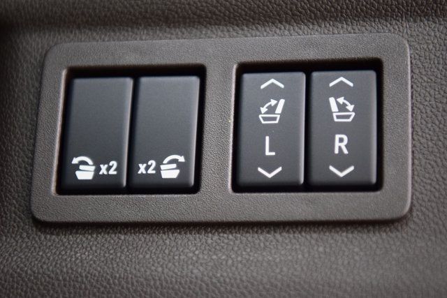 2025 Chevrolet Suburban 4WD 4dr LT - 22900019 - 23