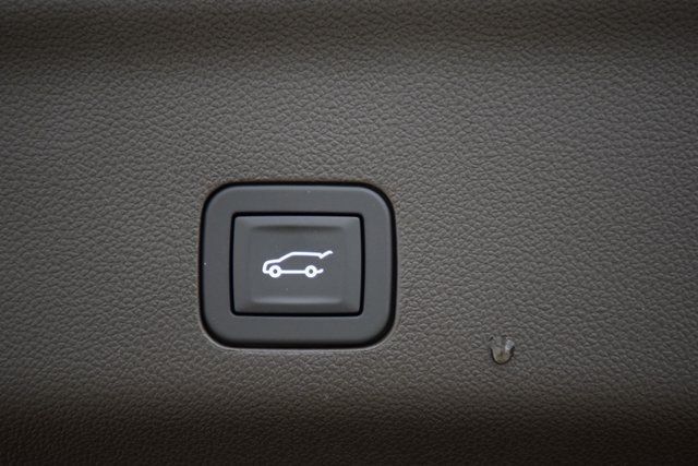 2025 Chevrolet Suburban 4WD 4dr LT - 22900019 - 25